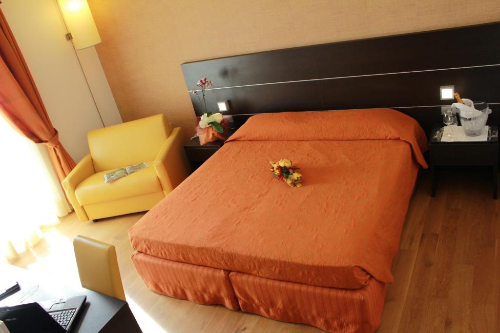 Hotel Rioverde Pralormo エクステリア 写真