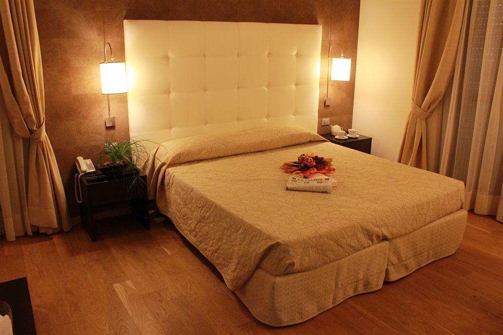 Hotel Rioverde Pralormo エクステリア 写真