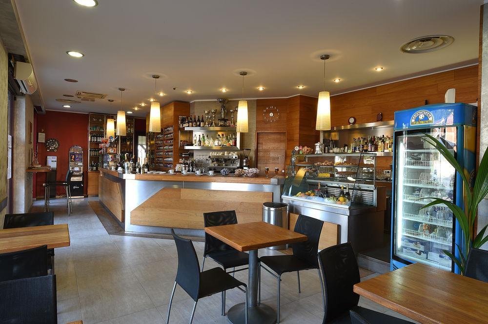 Hotel Rioverde Pralormo エクステリア 写真