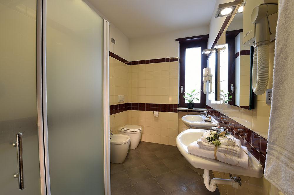 Hotel Rioverde Pralormo エクステリア 写真